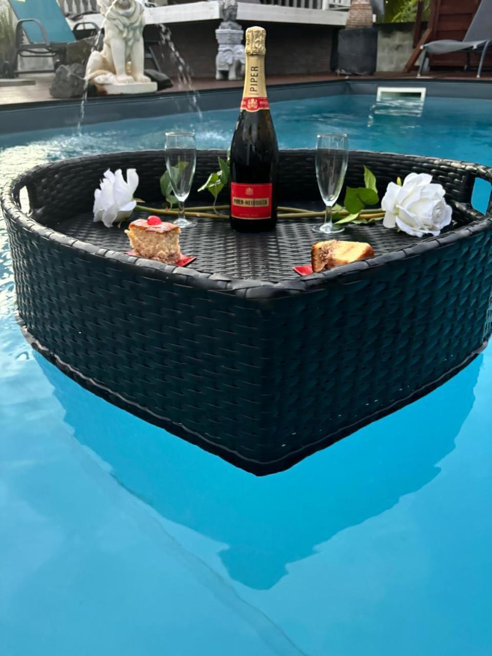 Zannanna F1 De Charme Tout Equipe Le Moule Avec Piscine Екстер'єр фото